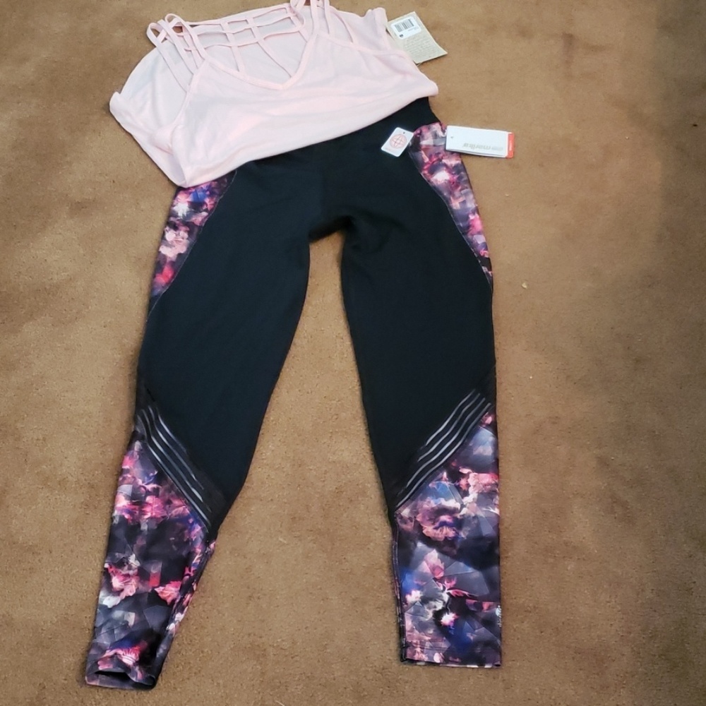 Balance collection top and Marika bottoms